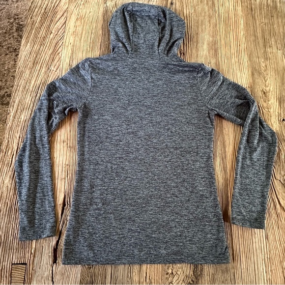 Nike Gray Dri-Fit Lightweight Hooded Long Sleeve Athletic Sports Top Size XS - Picture 3 of 10